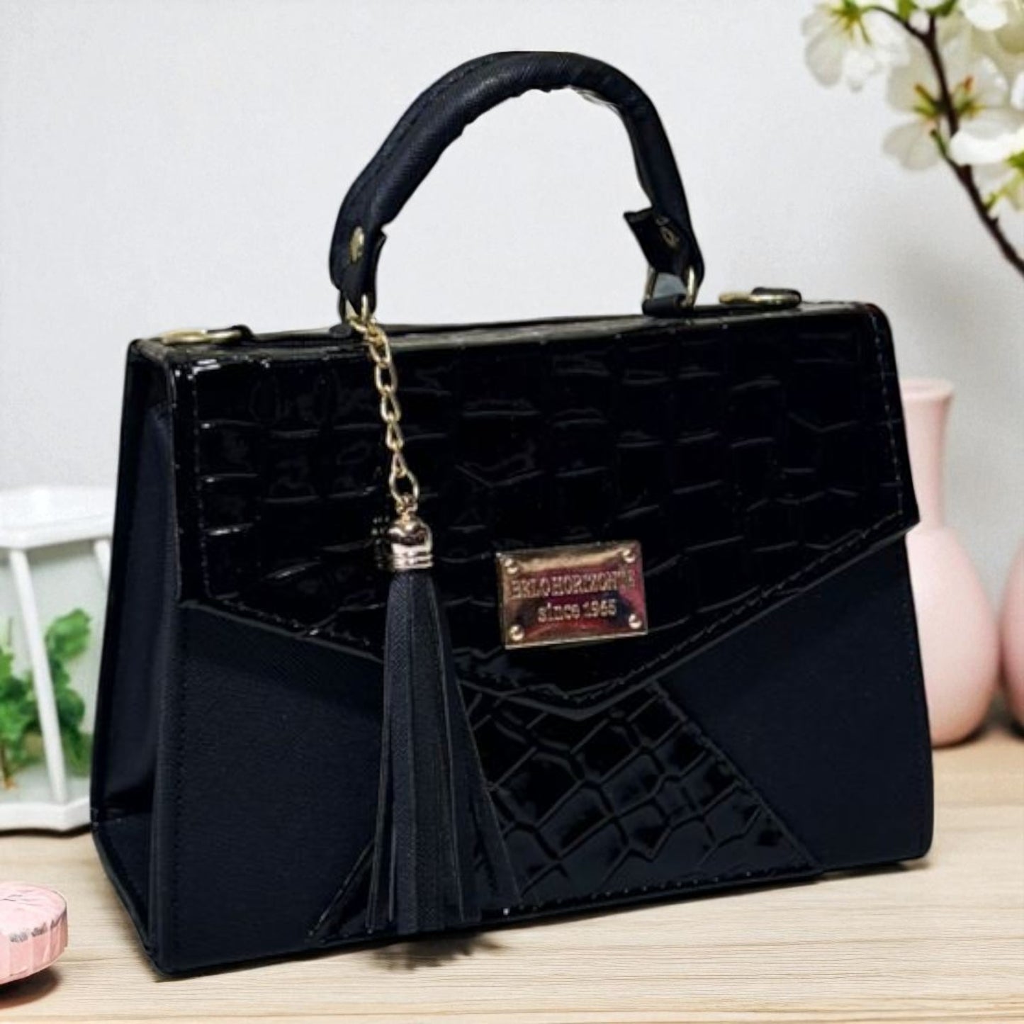 Bolsa AZENETH Crossbody Beige con Estilo Damero y Tassel Elegante – Mini Tote de Moda