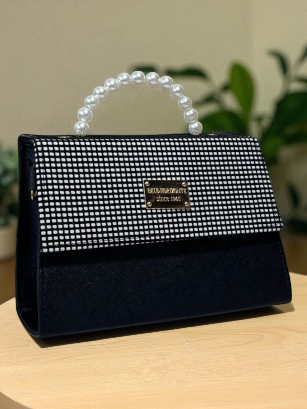 Bolsa CLARIDAD Crossbody Azul Rey con Asa de Perlas – Mini Tote Elegante y Moderno