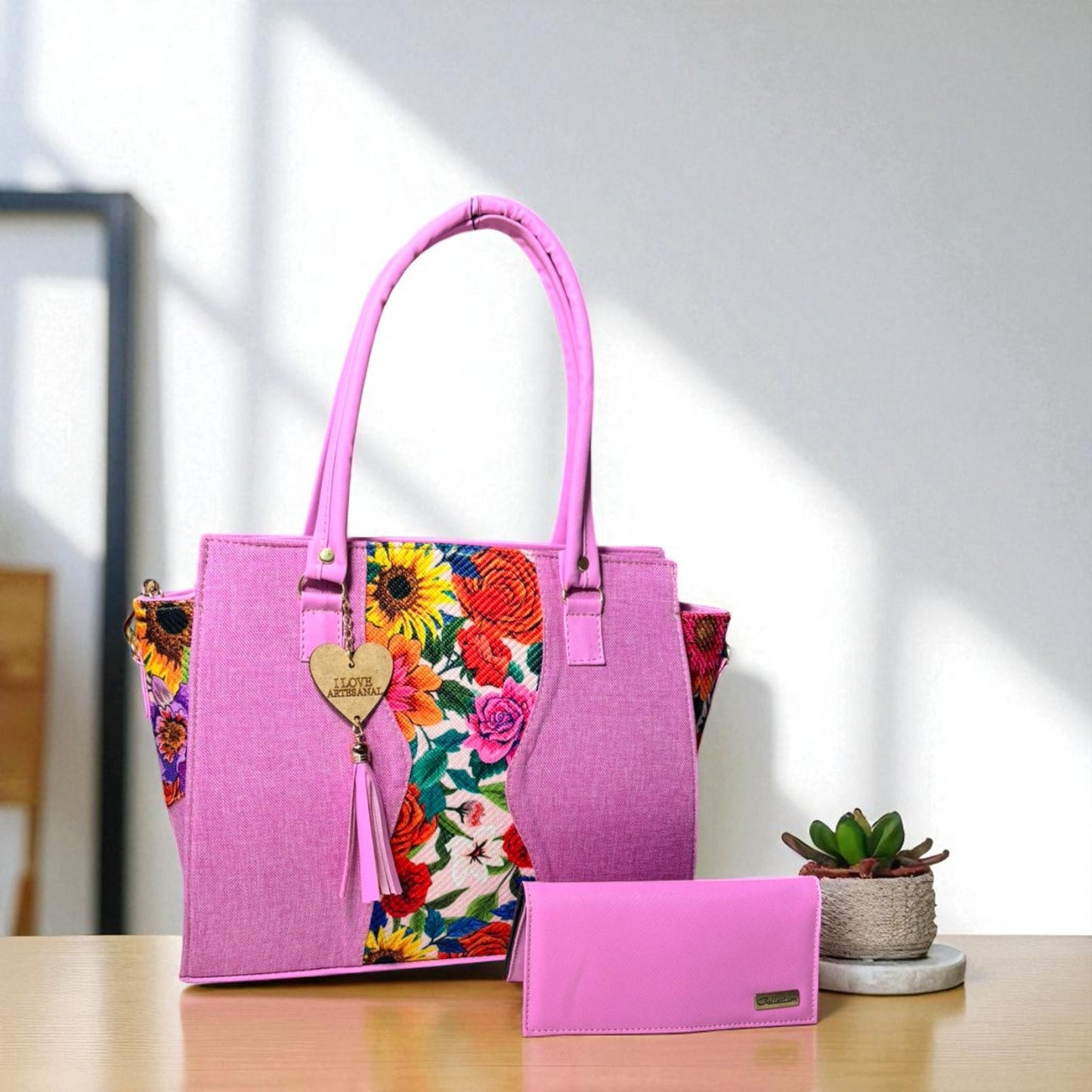 Bolsa artesanal MARIA rosa con flores bordadas, elegante, moderna, ideal para revender