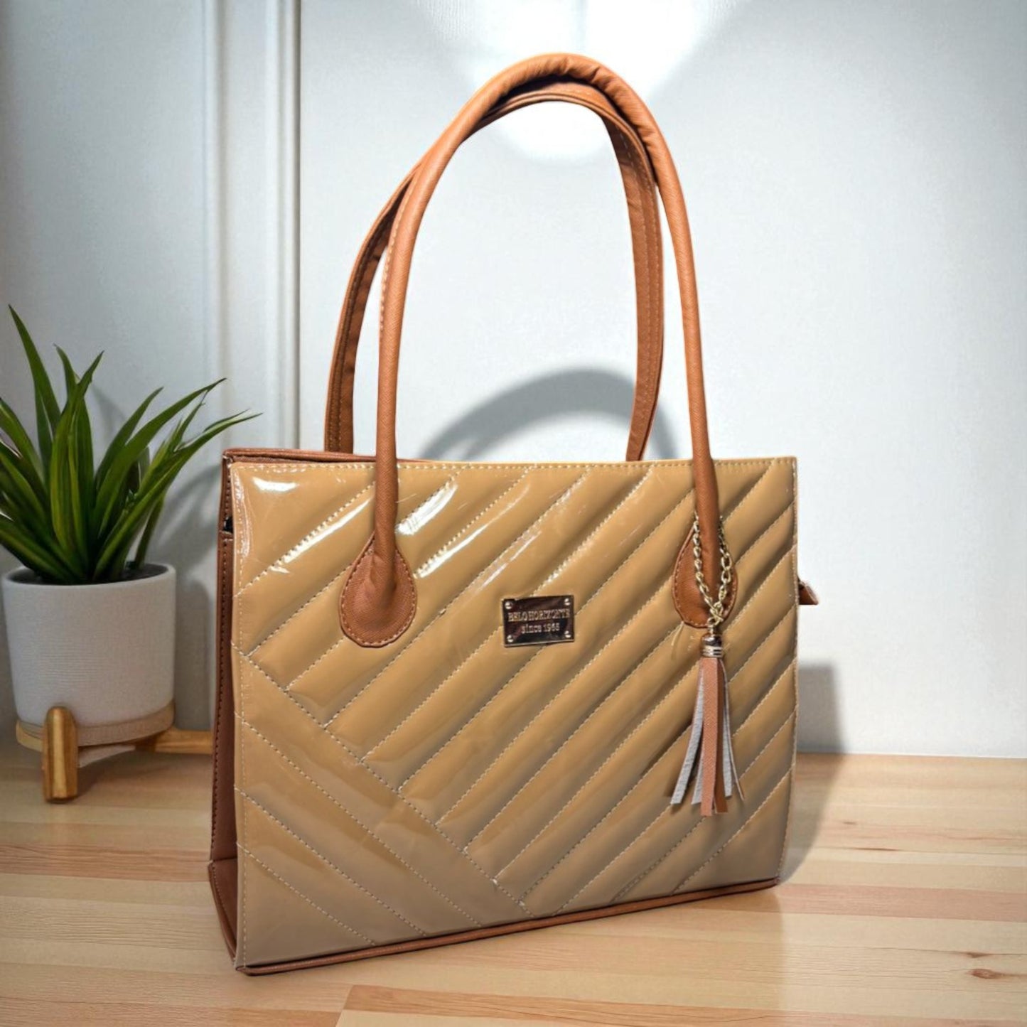 Bolsa de dama OLGA metálica elegante color oro rosa con haza larga hombro