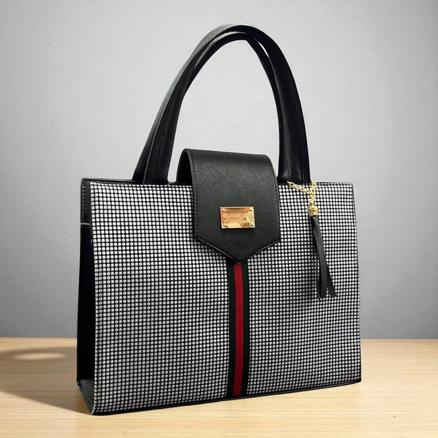 Bolsa negra BARBARA elegante para dama con diseño exclusivo, moderna, espaciosa e ideal revender