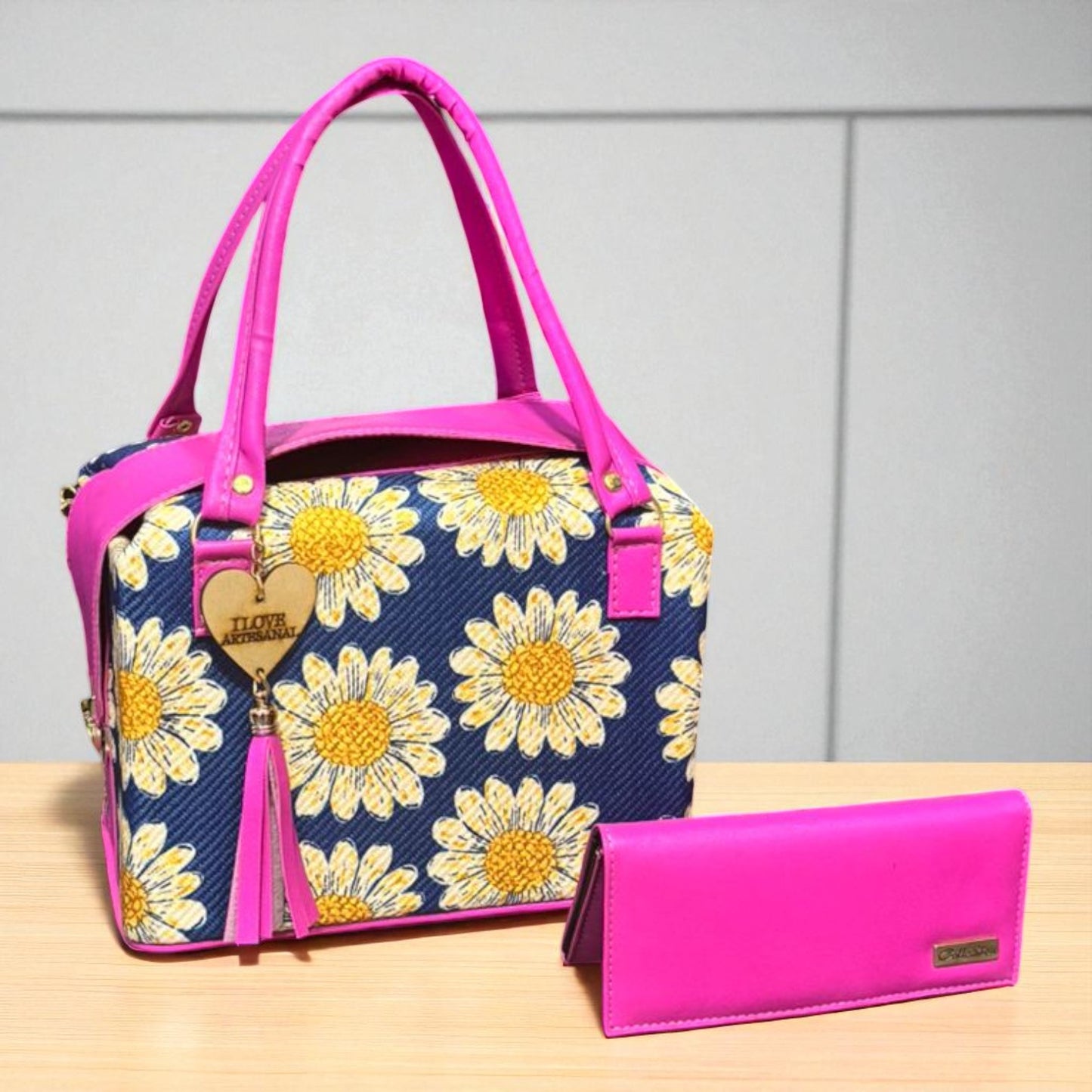 Bolsa ABIGAIL artesanal de girasoles ideal para mujer moderna