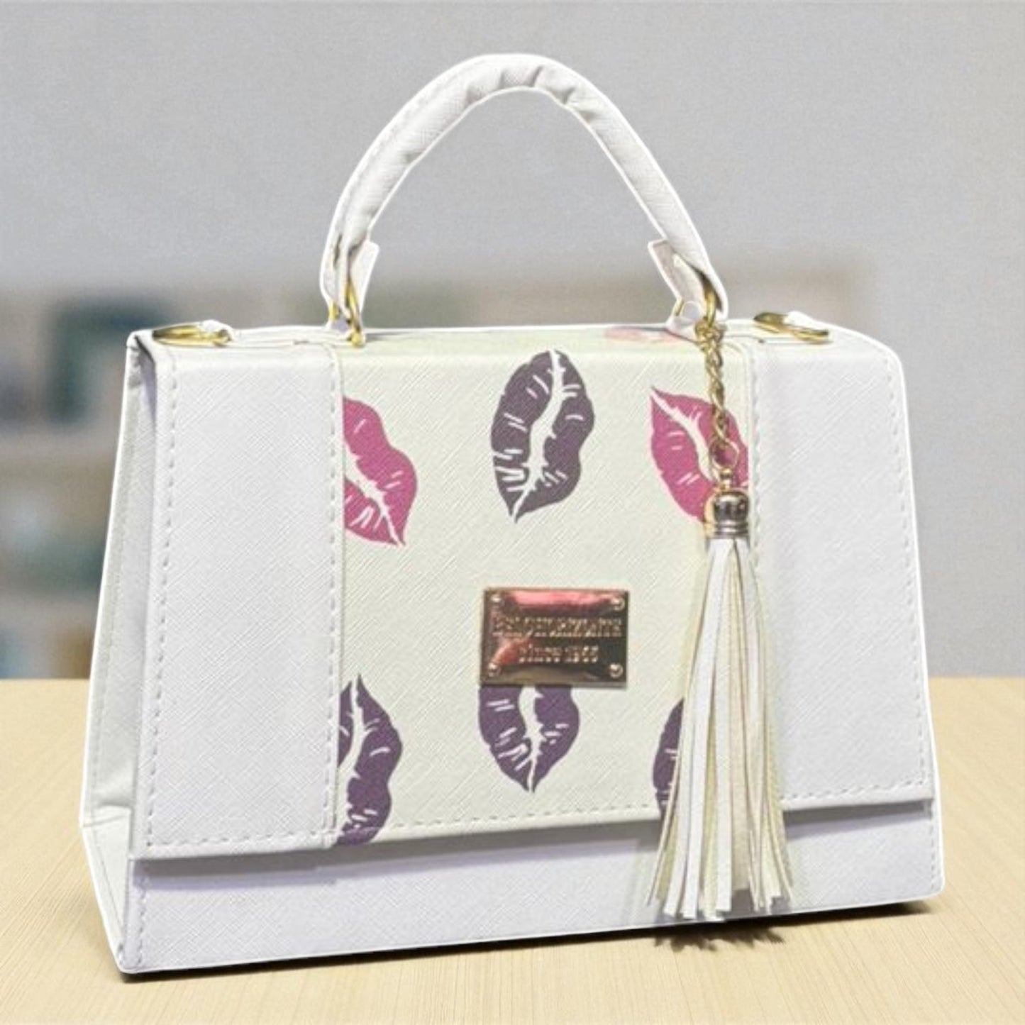 Bolsa ALBA crossbody cerezas diseño moderno rojo blanco, moda juvenil tendencia 2025