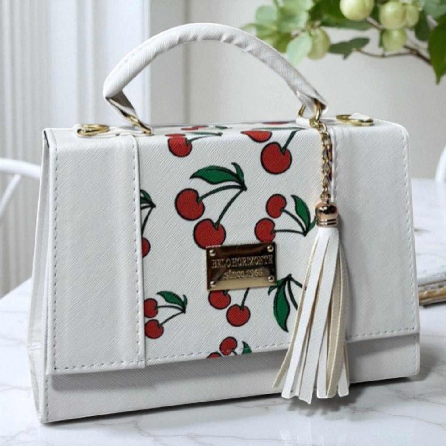 Bolsa ALBA crossbody cerezas diseño moderno rojo blanco, moda juvenil tendencia 2025