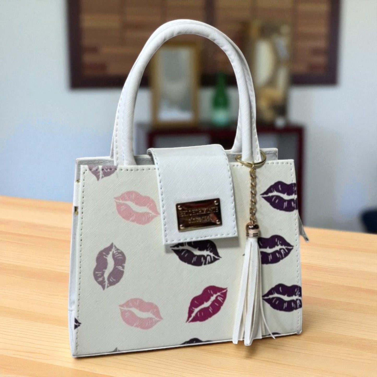 Bolsa ALBA crossbody cerezas diseño moderno rojo blanco, moda juvenil tendencia 2025