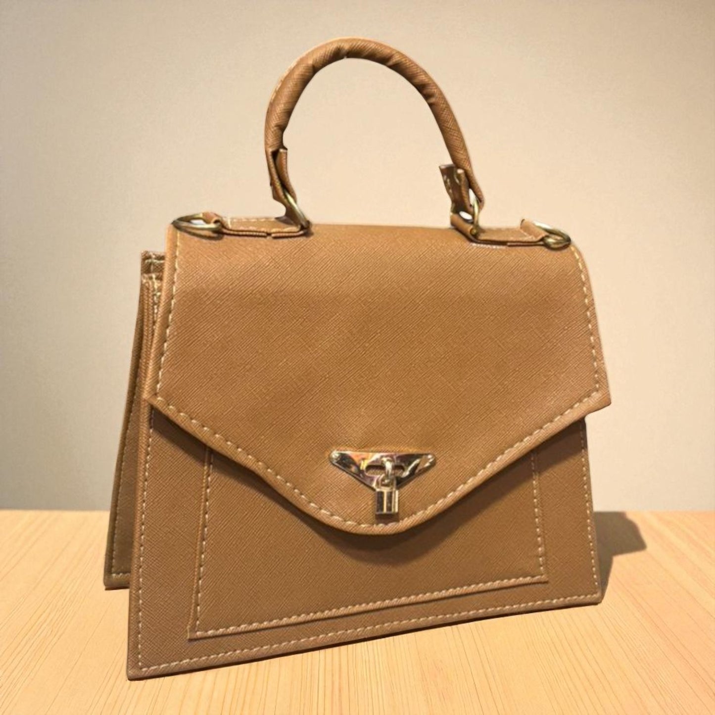 Bolsa ALESSIA Crossbody Fucsia con Moño Dorado Elegante – Mini Tote Juvenil y Chic