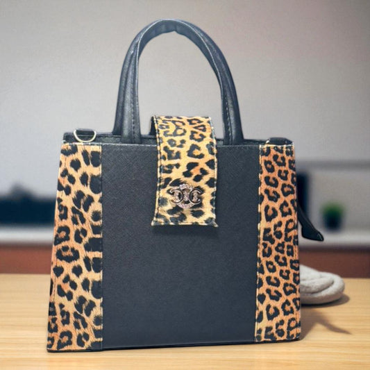 Bolsa ALMA Mediana Negra con Animal Print Vaca | Elegante y Moderna | Moda Dama Casual y Formal