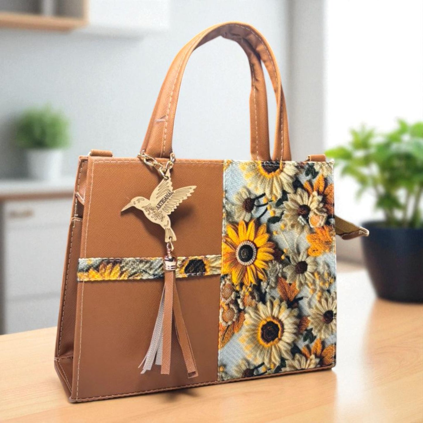 Bolsa AMALIA Mediana Negra con Diseño Floral Artesanal | Elegante y Colorida | Moda Dama Casual y Formal