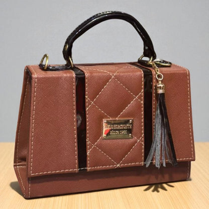 Bolsa AMPARO Crossbody Rosa con Asa Negra y Tassel Elegante – Mini Tote Moderno