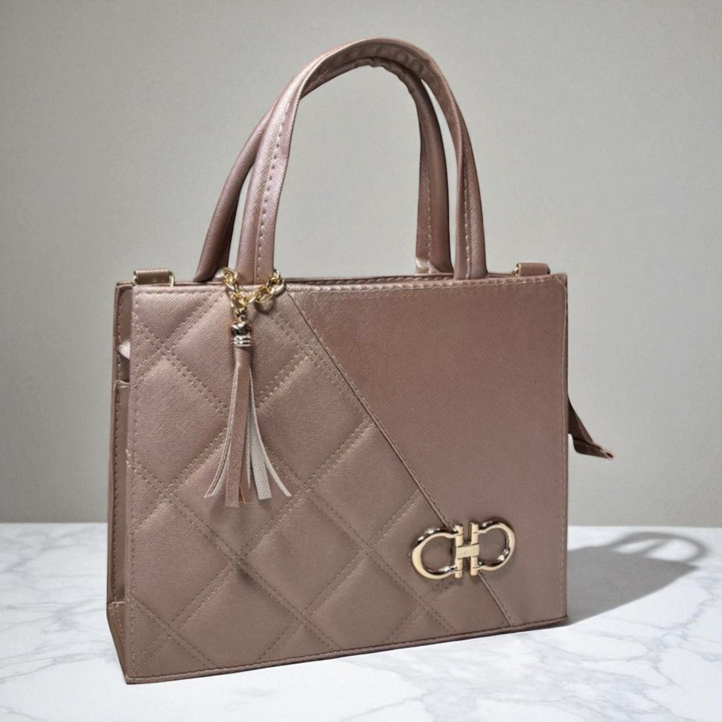 Bolsa ANAIS  Mediana Roja Elegante con Charm | Moda Dama Casual y Formal | Ideal Oficina y Eventos