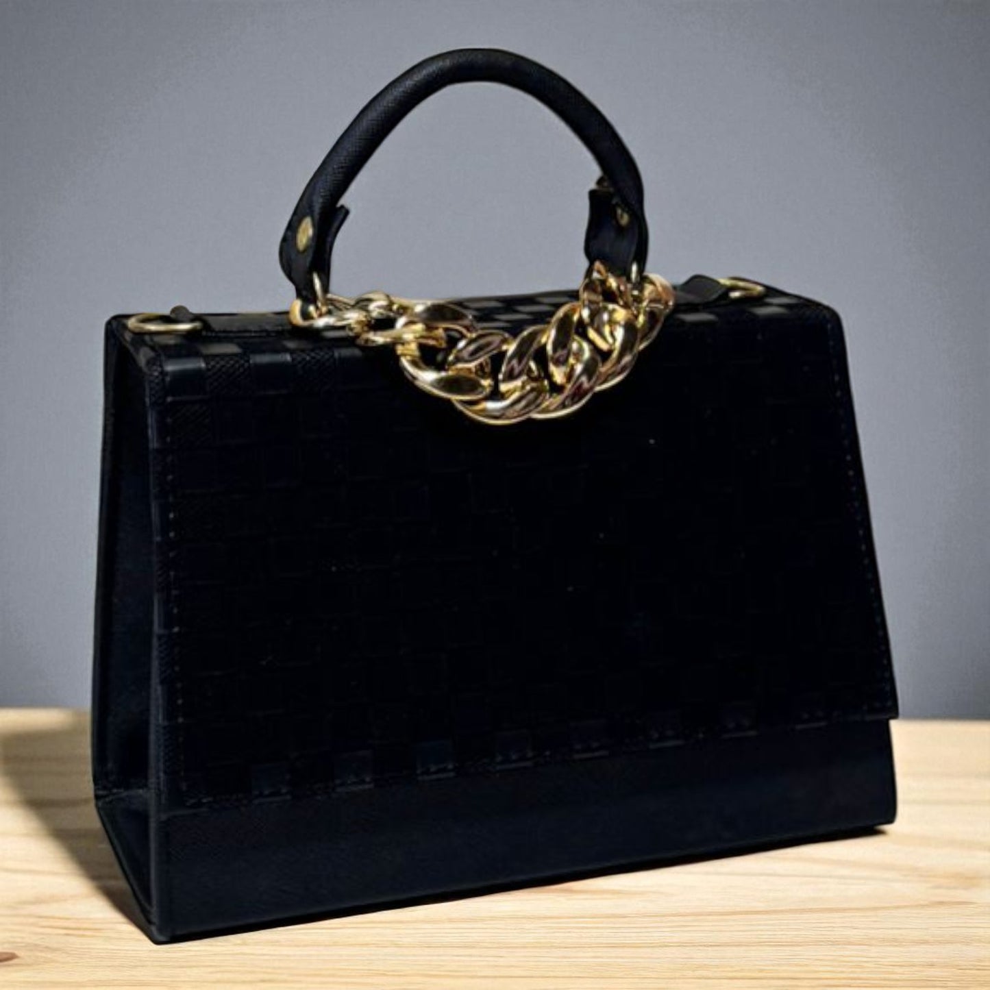 Bolsa ASIA Crossbody Fucsia con Cadena Dorada de Lujo – Mini Tote Elegante y Moderno