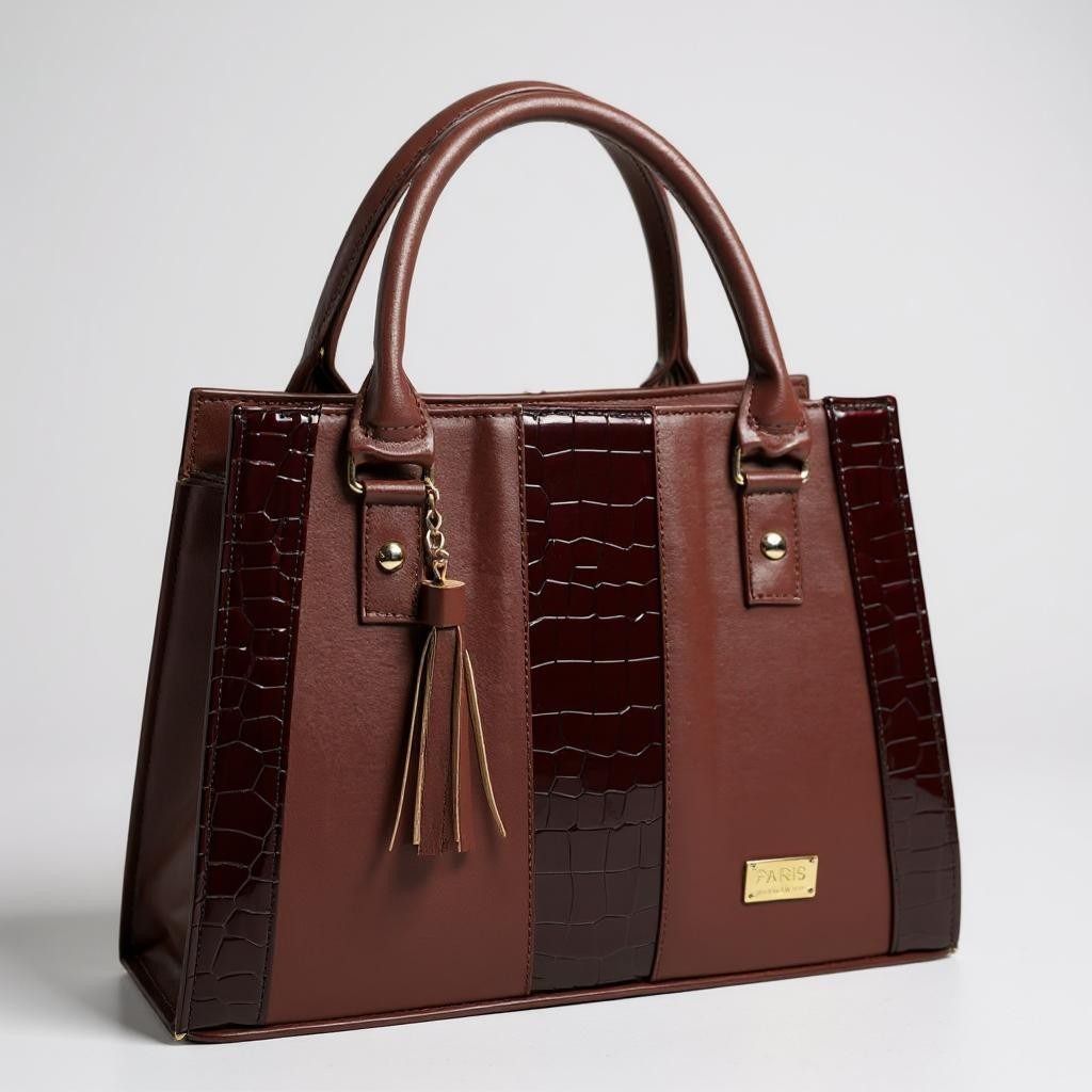 Bolsa negra ASTRID elegante en cuero vegano croco, asas firmes y tassel