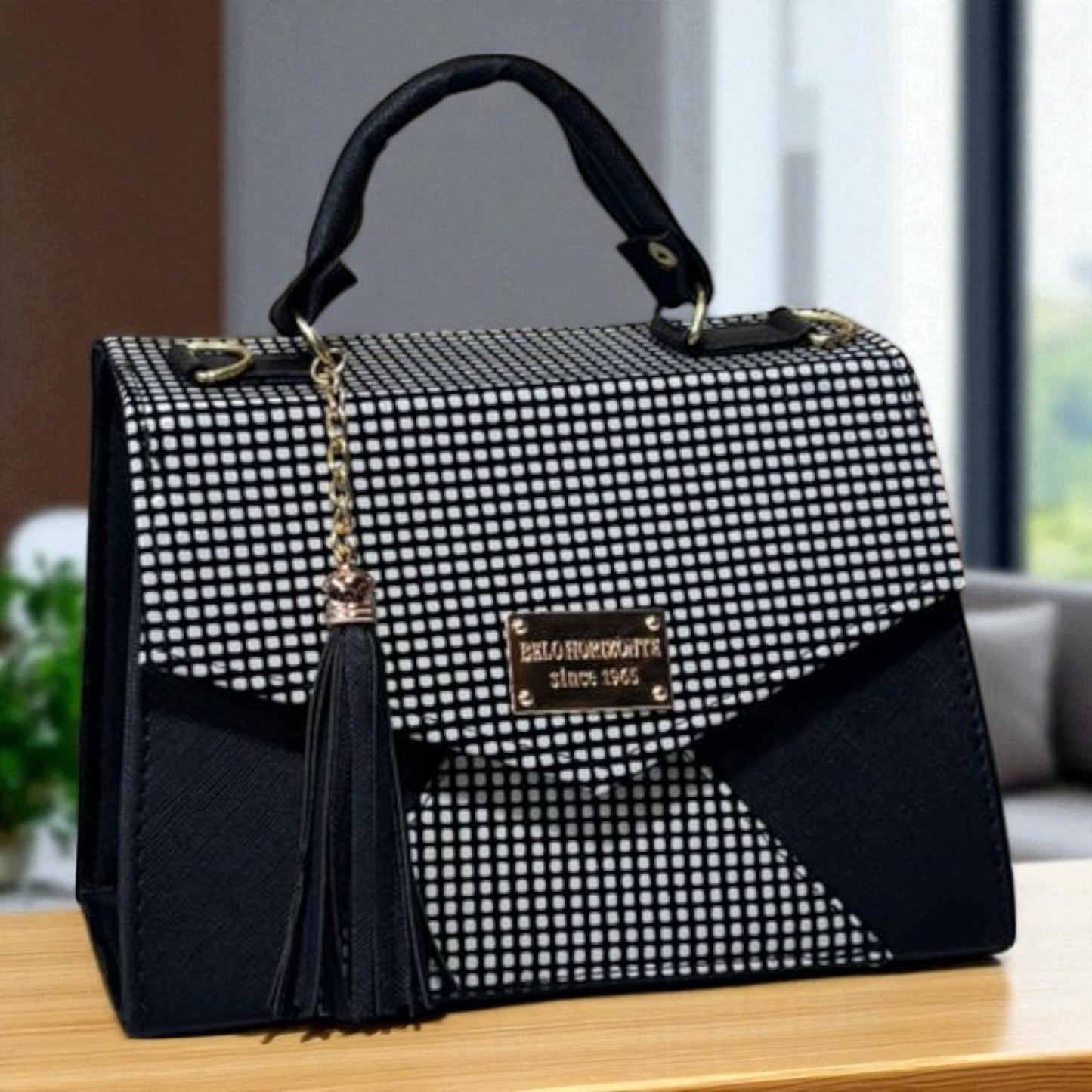 Bolsa AZENETH Crossbody Beige con Estilo Damero y Tassel Elegante – Mini Tote de Moda