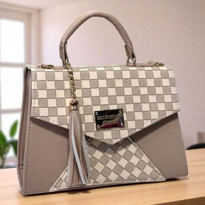 Bolsa AZENETH Crossbody Beige con Estilo Damero y Tassel Elegante – Mini Tote de Moda