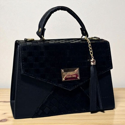 Bolsa AZENETH Crossbody Beige con Estilo Damero y Tassel Elegante – Mini Tote de Moda