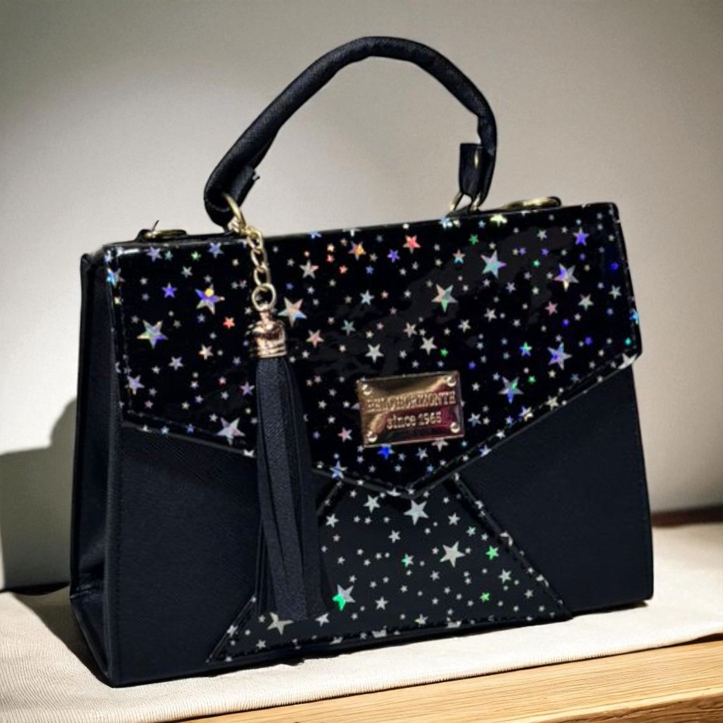 Bolsa AZENETH Crossbody Beige con Estilo Damero y Tassel Elegante – Mini Tote de Moda