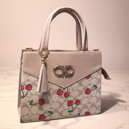 Bolsa BELINDA Mediana Roja con Estampado de Cerezas | Moderna y Juvenil | Moda Dama Casual y Divertida