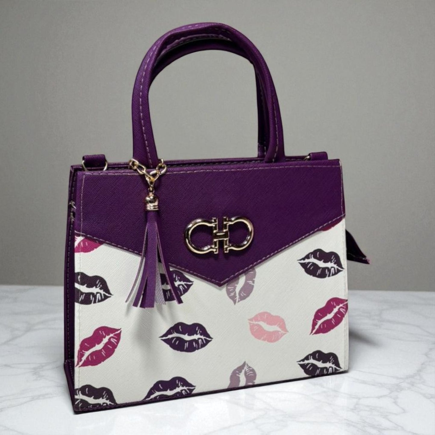 Bolsa BELINDA Mediana Roja con Estampado de Cerezas | Moderna y Juvenil | Moda Dama Casual y Divertida