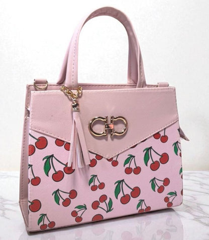 Bolsa BELINDA Mediana Roja con Estampado de Cerezas | Moderna y Juvenil | Moda Dama Casual y Divertida
