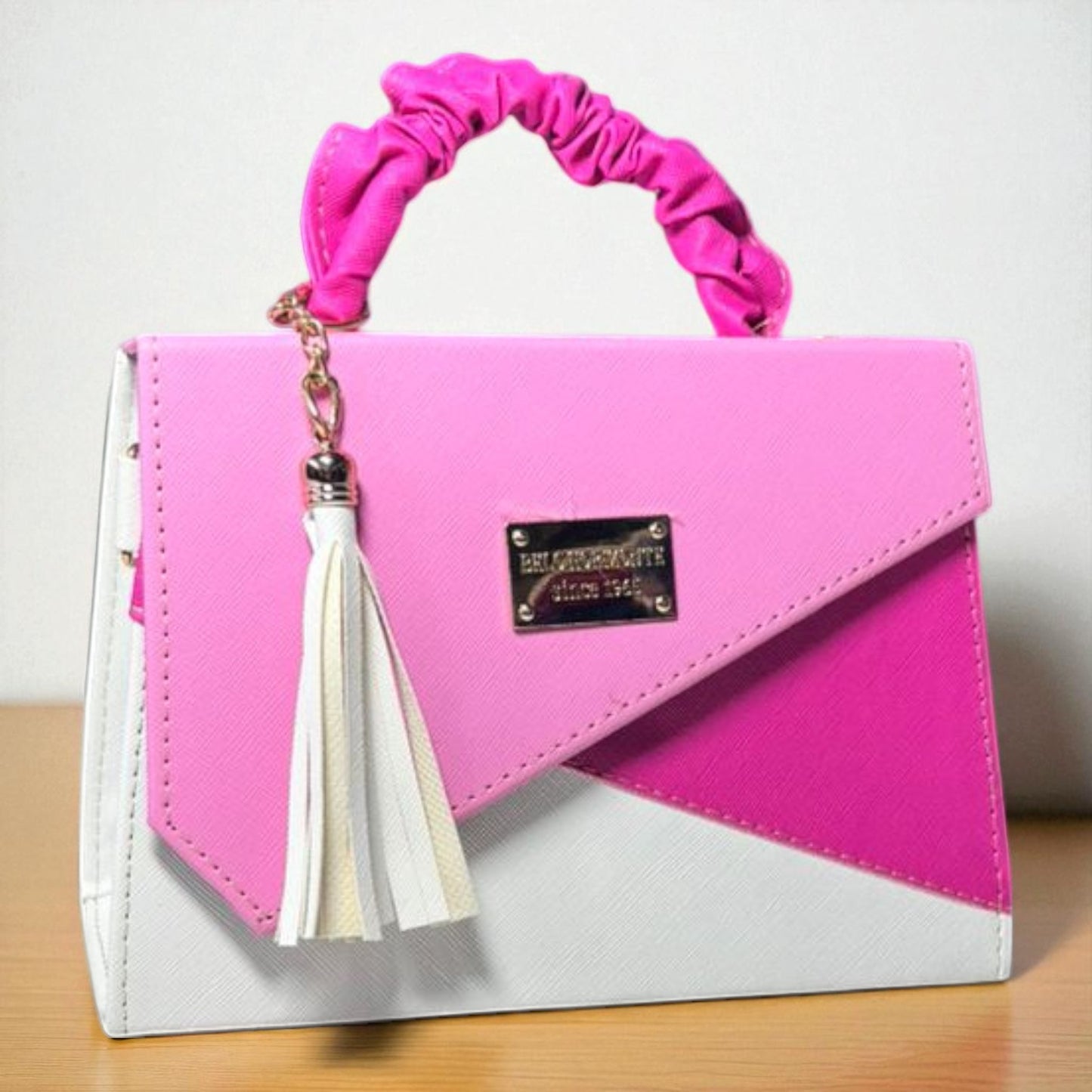 Bolsa CANDELA  Crossbody Tricolor Negro Naranja y Blanco con Tassel – Mini Tote Moderno y Elegante