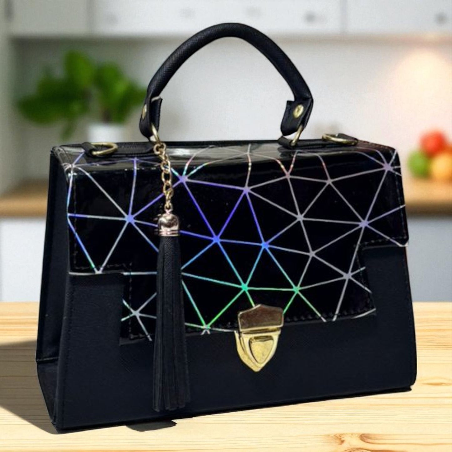 Bolsa CARIDAD Crossbody Blanca Geométrica con Tassel – Mini Tote Moderno y Elegante