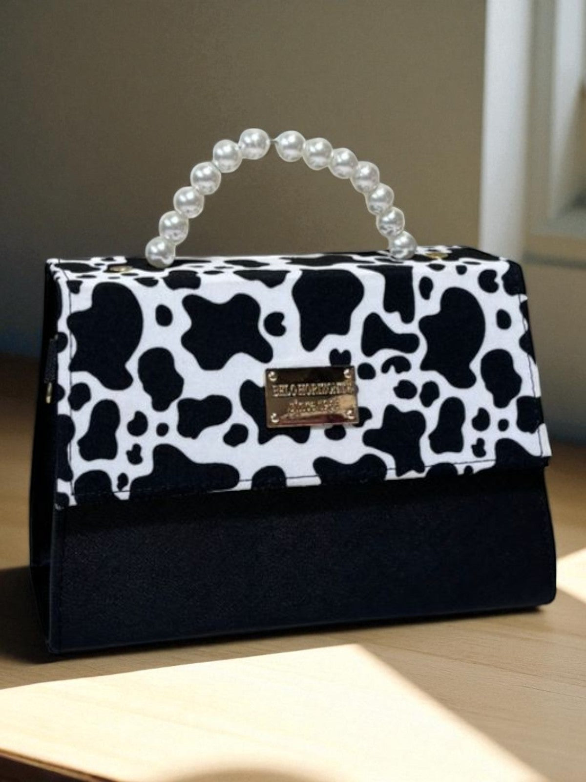 Bolsa CLARIDAD Crossbody Azul Rey con Asa de Perlas – Mini Tote Elegante y Moderno