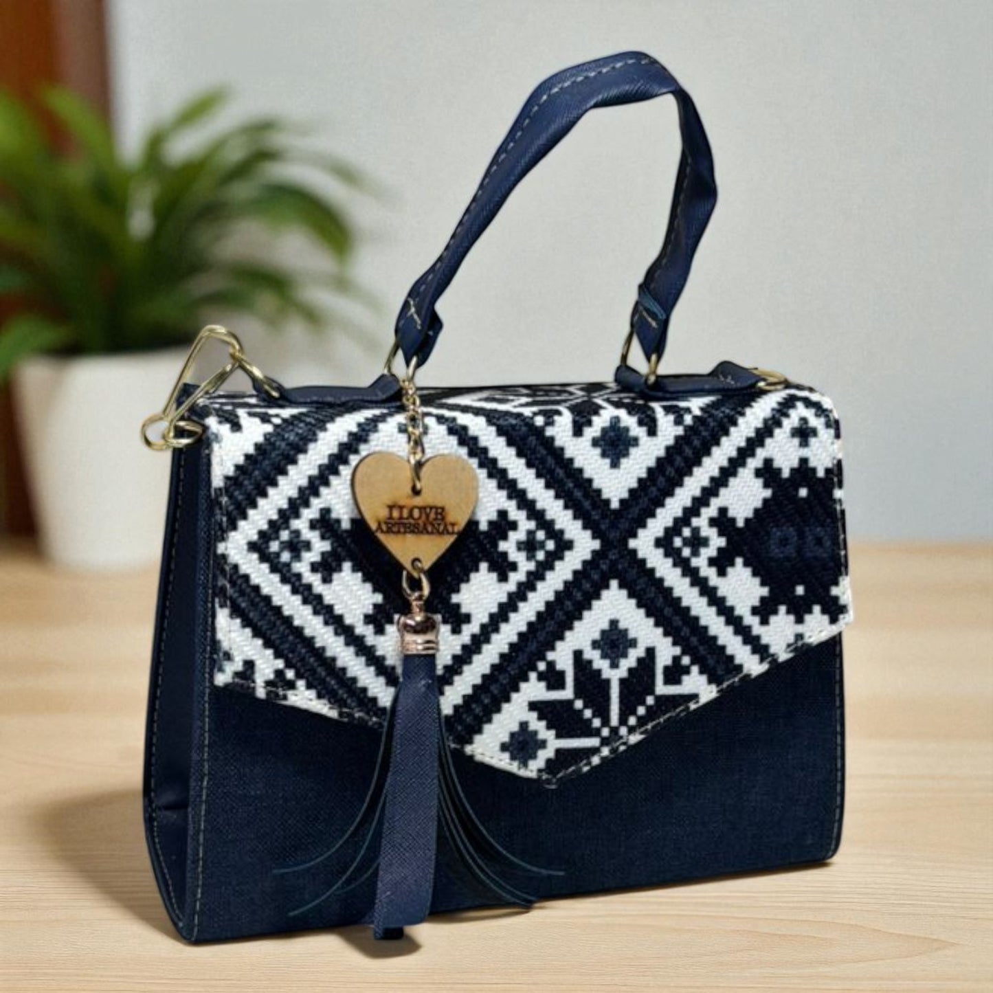 Bolsa CONCEPCION Crossbody Artesanal con Bordado Floral Multicolor – Mini Tote Mexicano de Moda