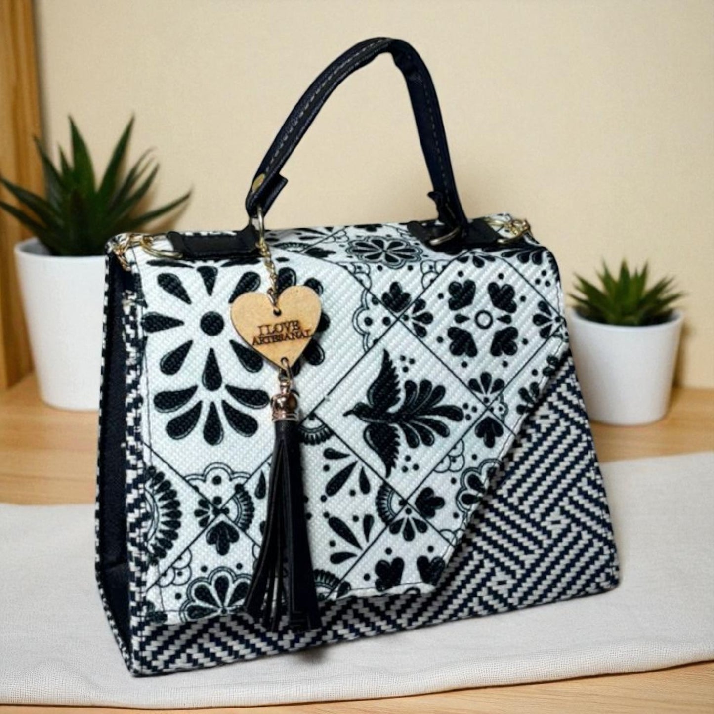 Bolsa CONCEPCION Crossbody Artesanal con Bordado Floral Multicolor – Mini Tote Mexicano de Moda