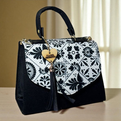 Bolsa CONCEPCION Crossbody Artesanal con Bordado Floral Multicolor – Mini Tote Mexicano de Moda