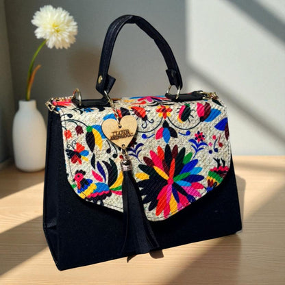 Bolsa CONCEPCION Crossbody Artesanal con Bordado Floral Multicolor – Mini Tote Mexicano de Moda