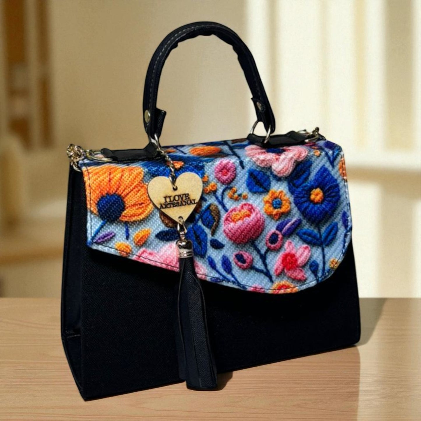 Bolsa CONCEPCION Crossbody Artesanal con Bordado Floral Multicolor – Mini Tote Mexicano de Moda