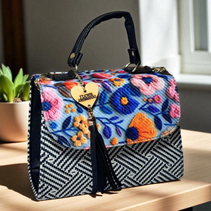 Bolsa CONCEPCION Crossbody Artesanal con Bordado Floral Multicolor – Mini Tote Mexicano de Moda