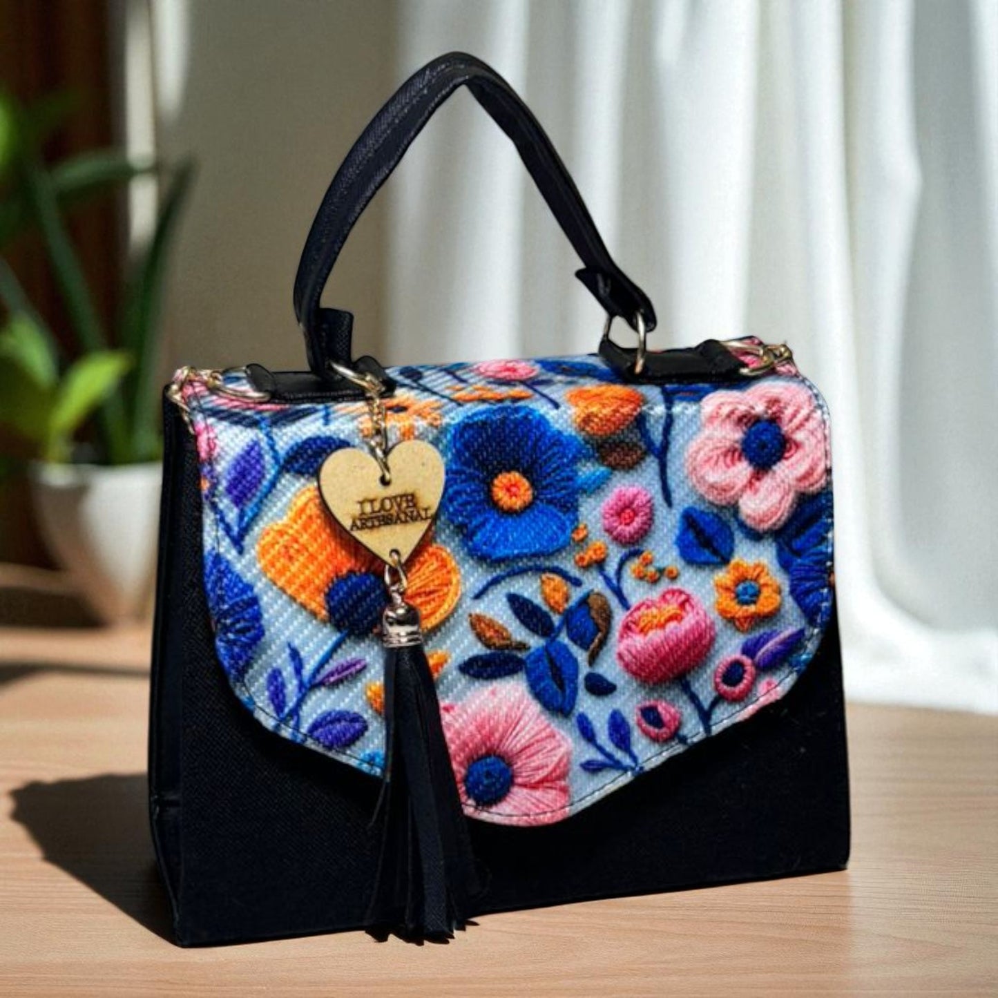 Bolsa CONCEPCION Crossbody Artesanal con Bordado Floral Multicolor – Mini Tote Mexicano de Moda