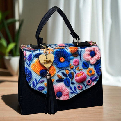 Bolsa CONCEPCION Crossbody Artesanal con Bordado Floral Multicolor – Mini Tote Mexicano de Moda