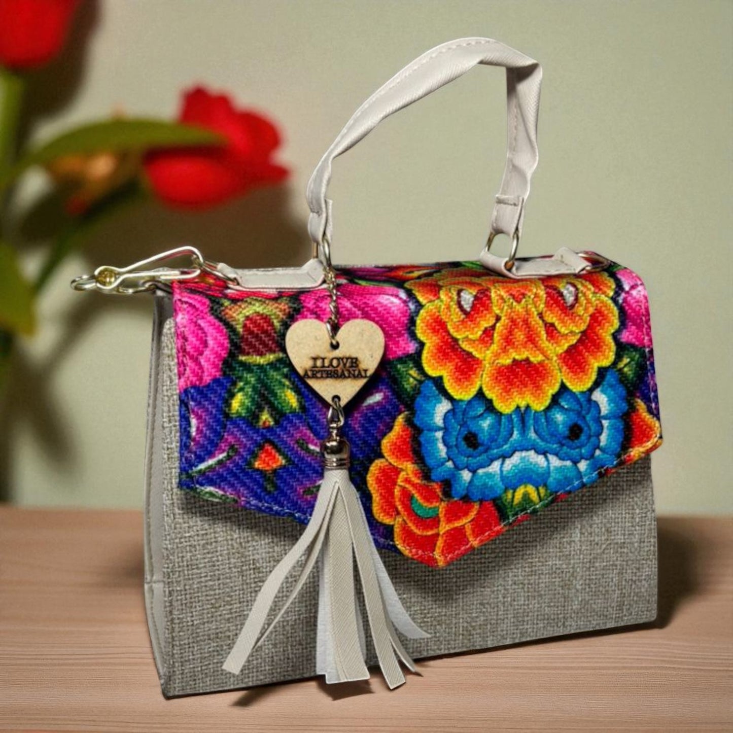 Bolsa CONCEPCION Crossbody Artesanal con Bordado Floral Multicolor – Mini Tote Mexicano de Moda