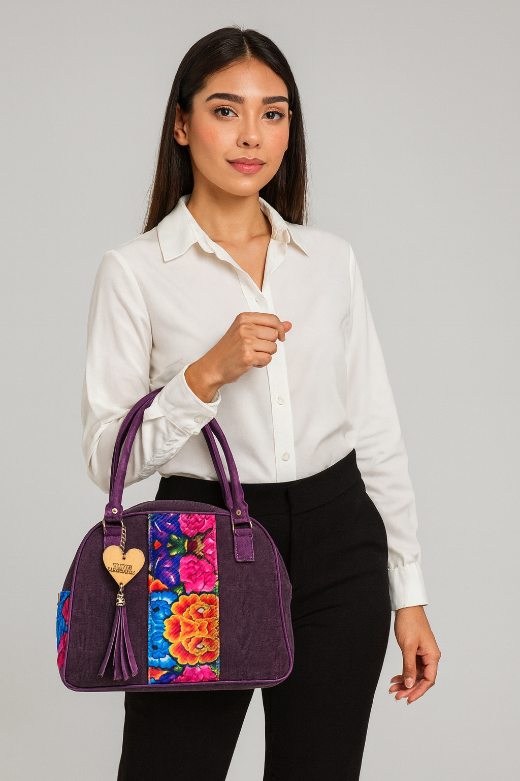 Bolsa artesanal MARTHA morada con bordado floral colorido, elegante, espaciosa, ideal revender
