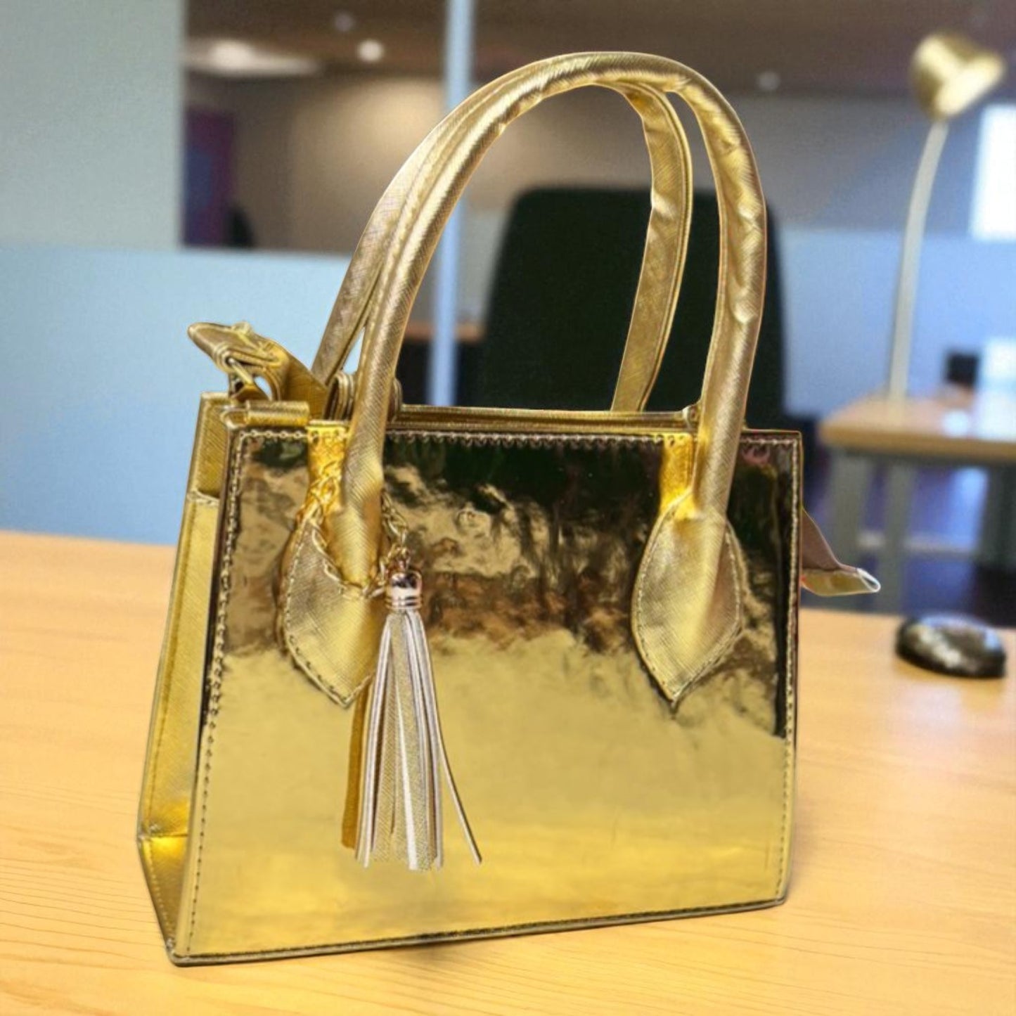 Bolsa DESIDEREE Crossbody Beige Estilo Croco con Tassel – Mini Tote Elegante y Sofisticado