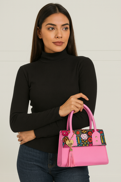 Bolsa DOMINGA Crossbody Artesanal Rosa con Bordado Multicolor y Tassel – Mini Tote Mexicano de Moda