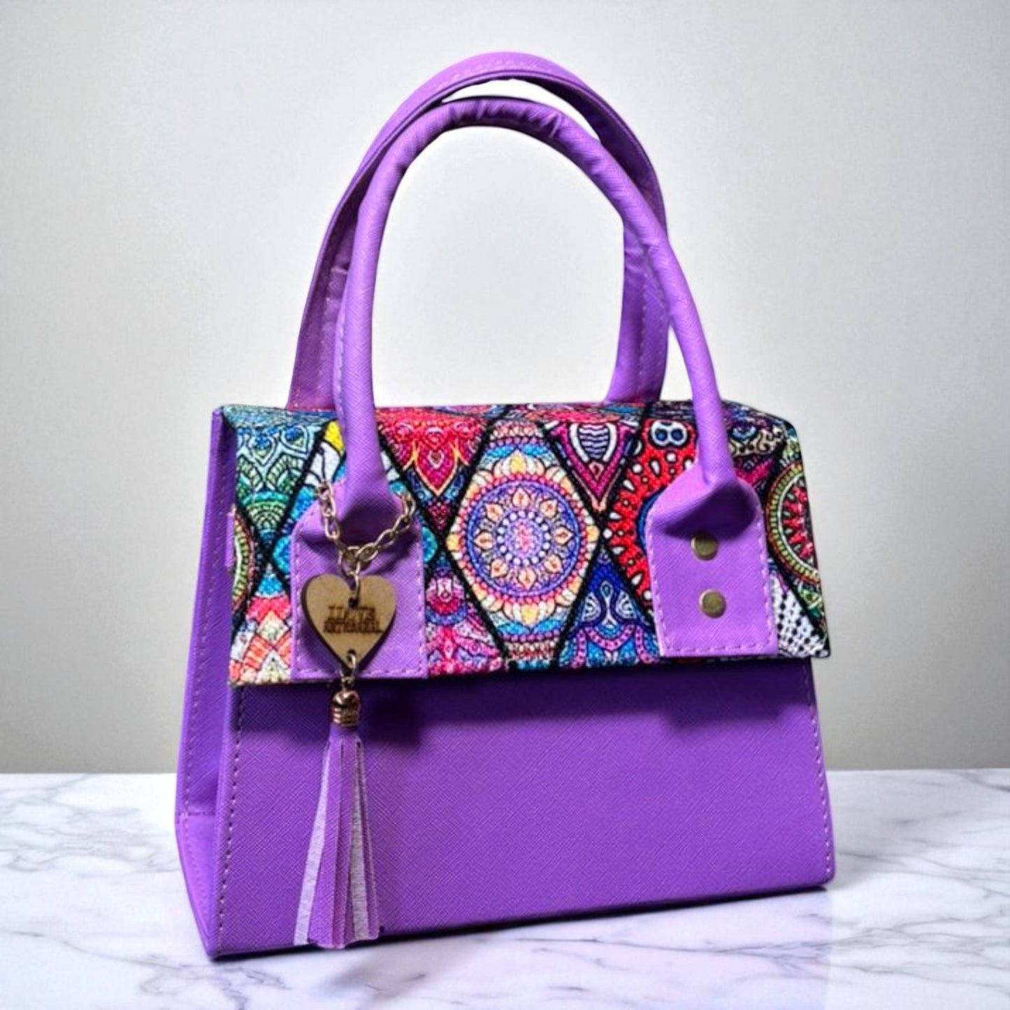 Bolsa DOMINGA Crossbody Artesanal Rosa con Bordado Multicolor y Tassel – Mini Tote Mexicano de Moda