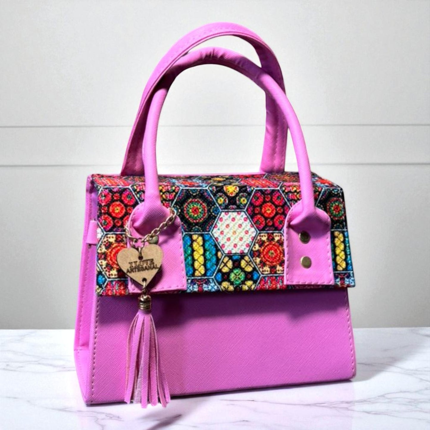 Bolsa DOMINGA Crossbody Artesanal Rosa con Bordado Multicolor y Tassel – Mini Tote Mexicano de Moda