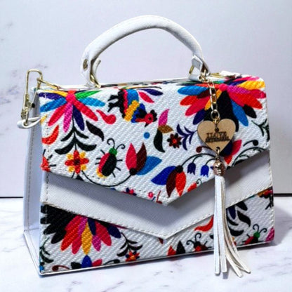 Bolsa DUNIA Crossbody Artesanal Blanca con Bordado Colorido y Tassel – Mini Tote Mexicano de Moda