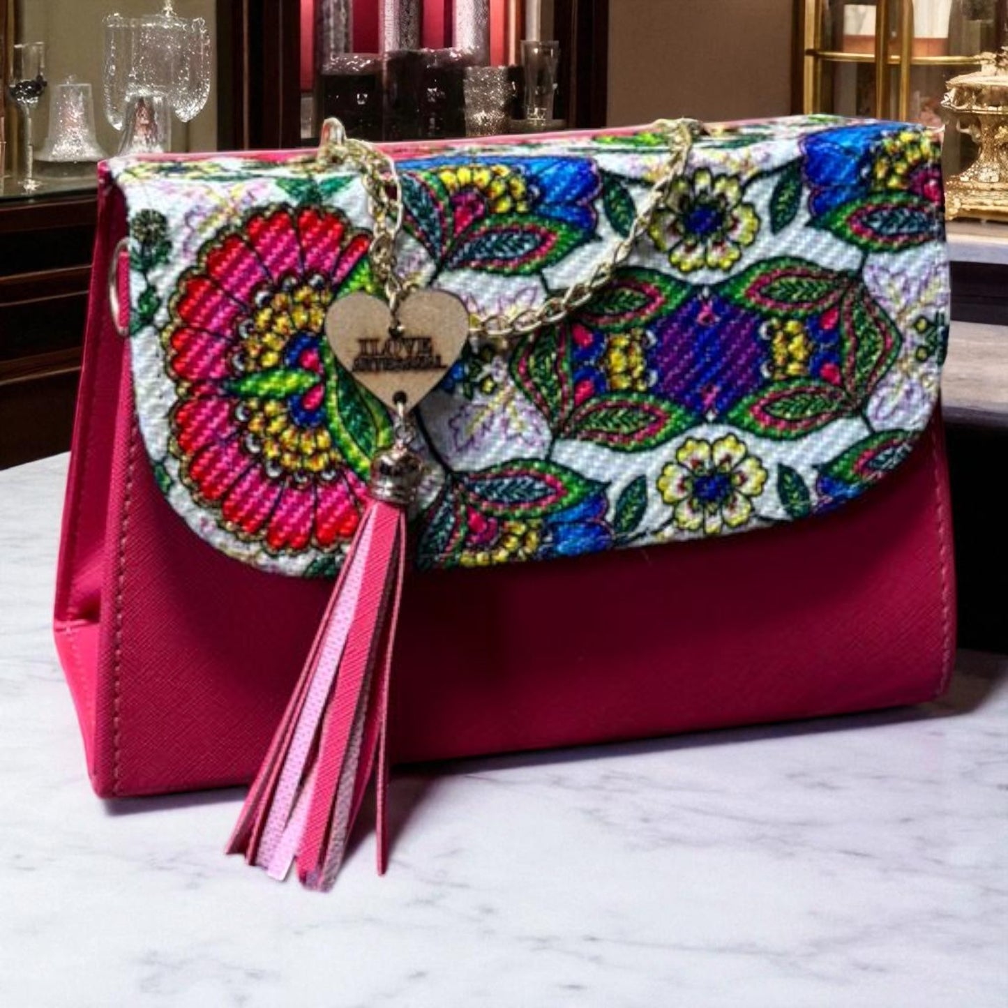 Bolsa Crossbody ELBA Artesanal Lila con Bordado Floral Multicolor y Tassel – Mini Tote Mexicano de Moda