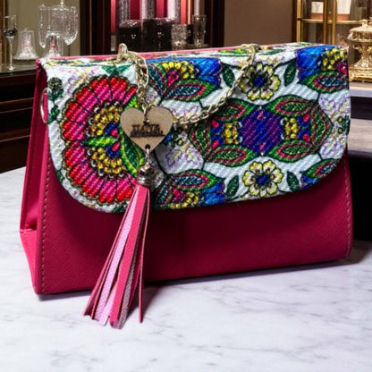 Bolsa Crossbody ELBA Artesanal Lila con Bordado Floral Multicolor y Tassel – Mini Tote Mexicano de Moda