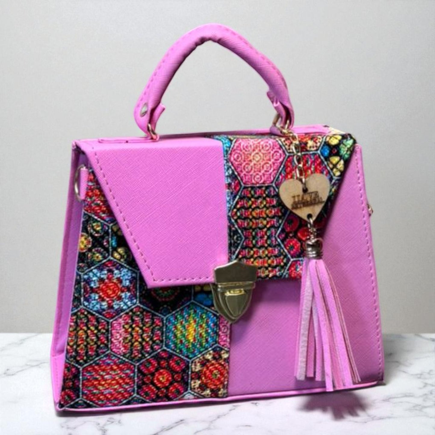 Bolsa ELOISA Crossbody Artesanal Roja con Bordado Multicolor y Tassel – Mini Tote Mexicano de Moda