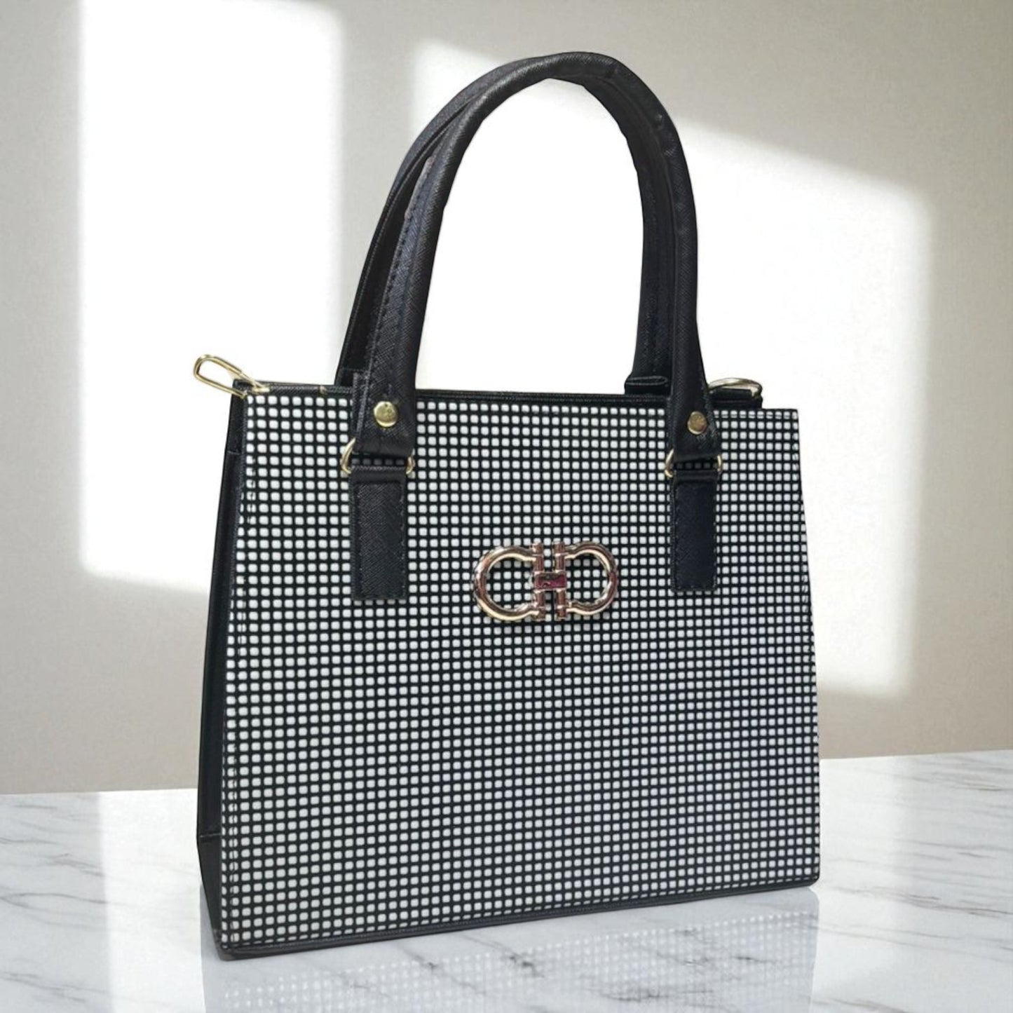 Bolsa ESTELA Mediana Blanca con Estampado de Besos | Moderna y Juvenil | Moda Dama Casual y Divertida