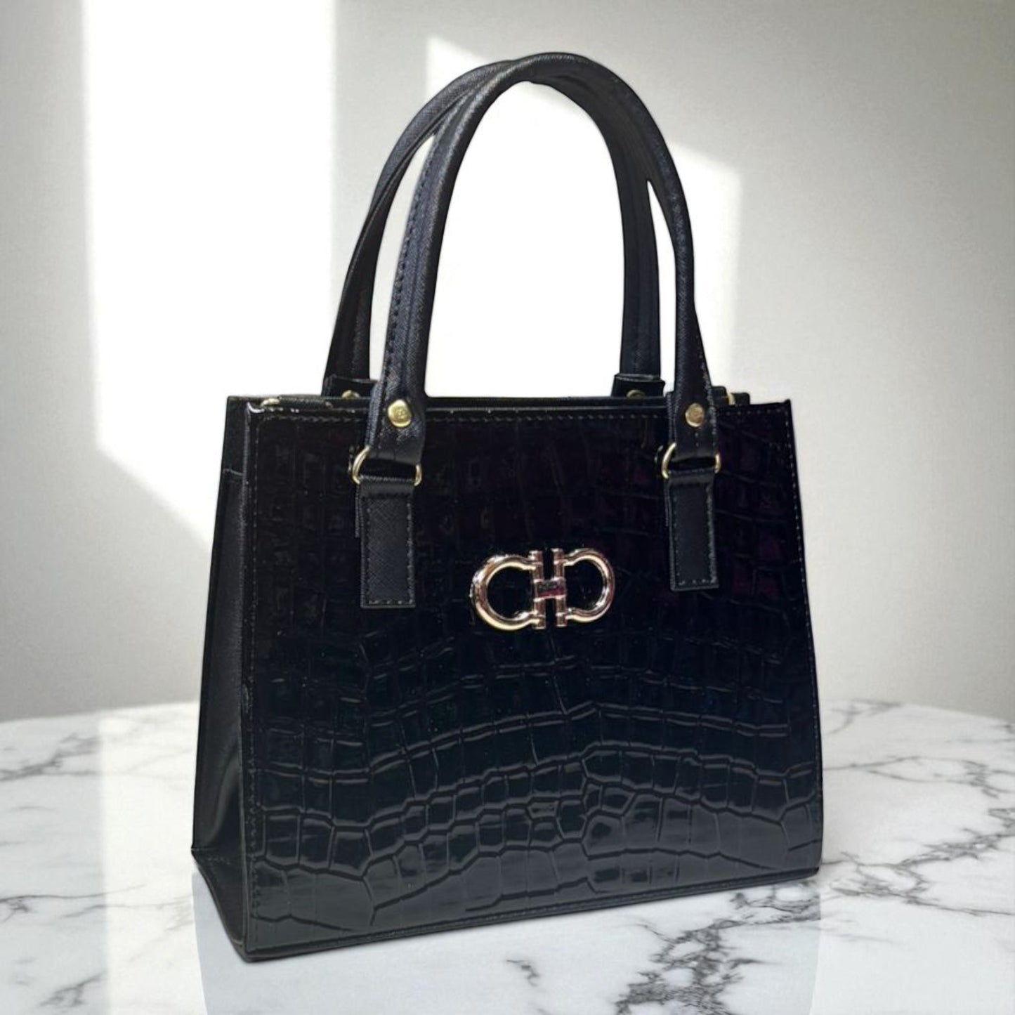 Bolsa ESTELA Mediana Blanca con Estampado de Besos | Moderna y Juvenil | Moda Dama Casual y Divertida