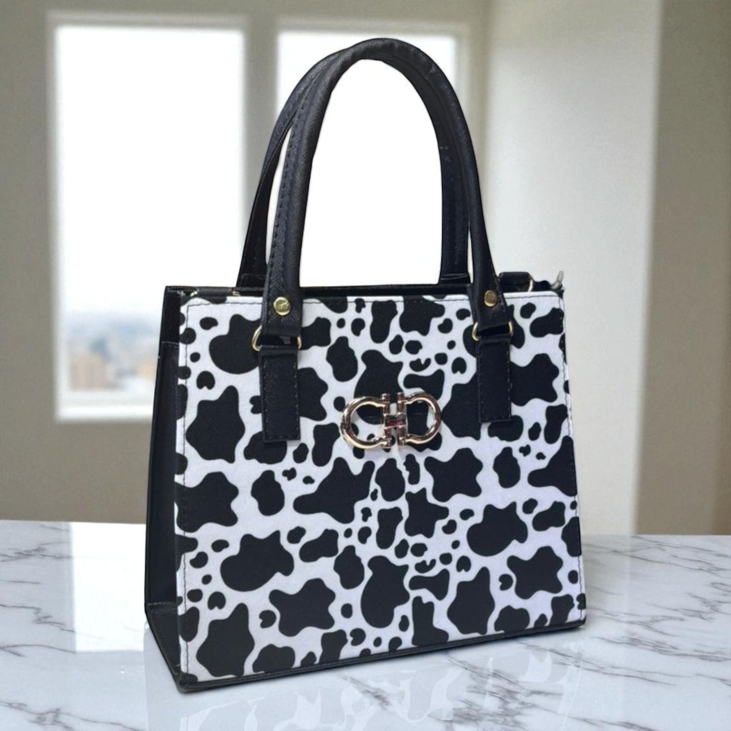 Bolsa ESTELA Mediana Blanca con Estampado de Besos | Moderna y Juvenil | Moda Dama Casual y Divertida