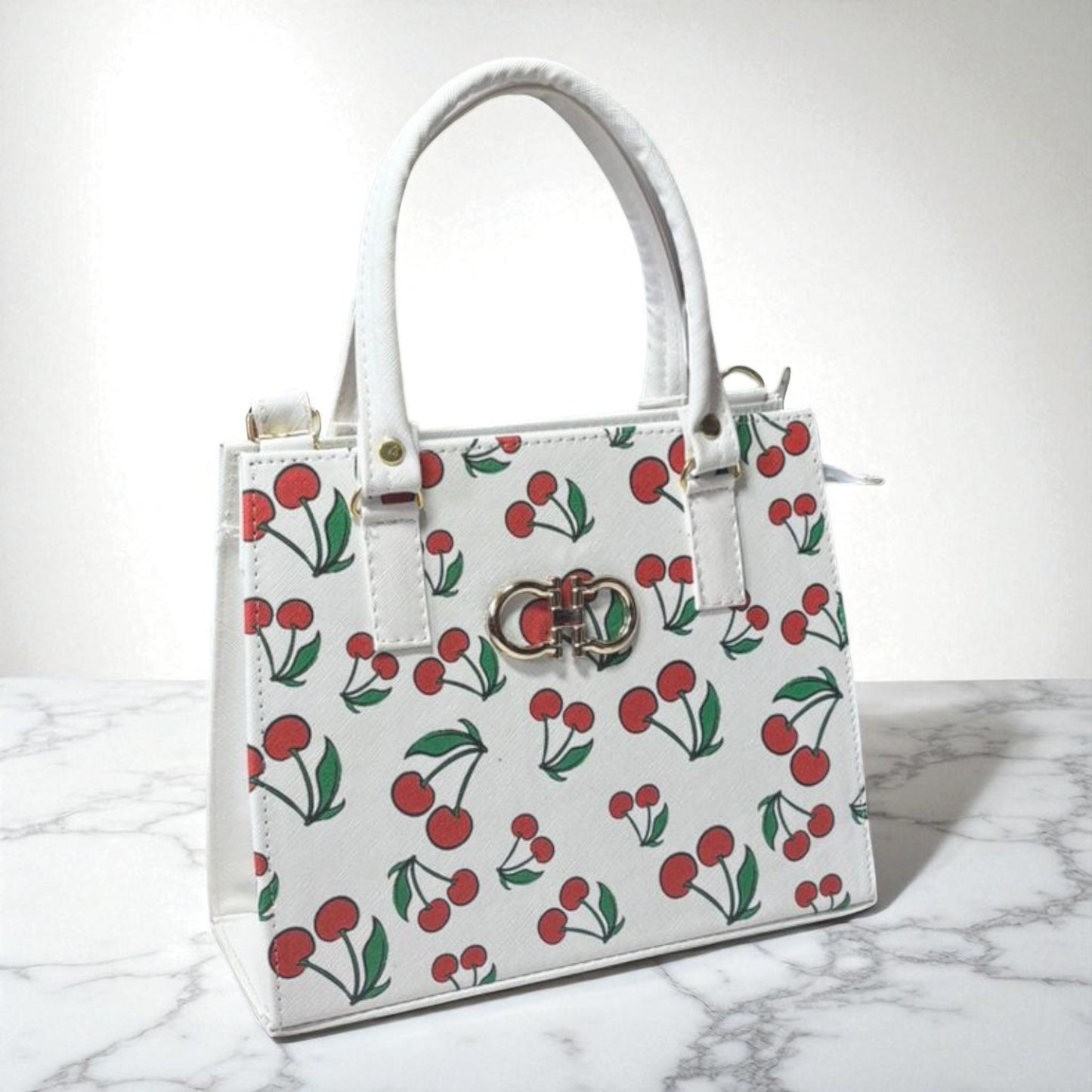 Bolsa ESTELA Mediana Blanca con Estampado de Besos | Moderna y Juvenil | Moda Dama Casual y Divertida