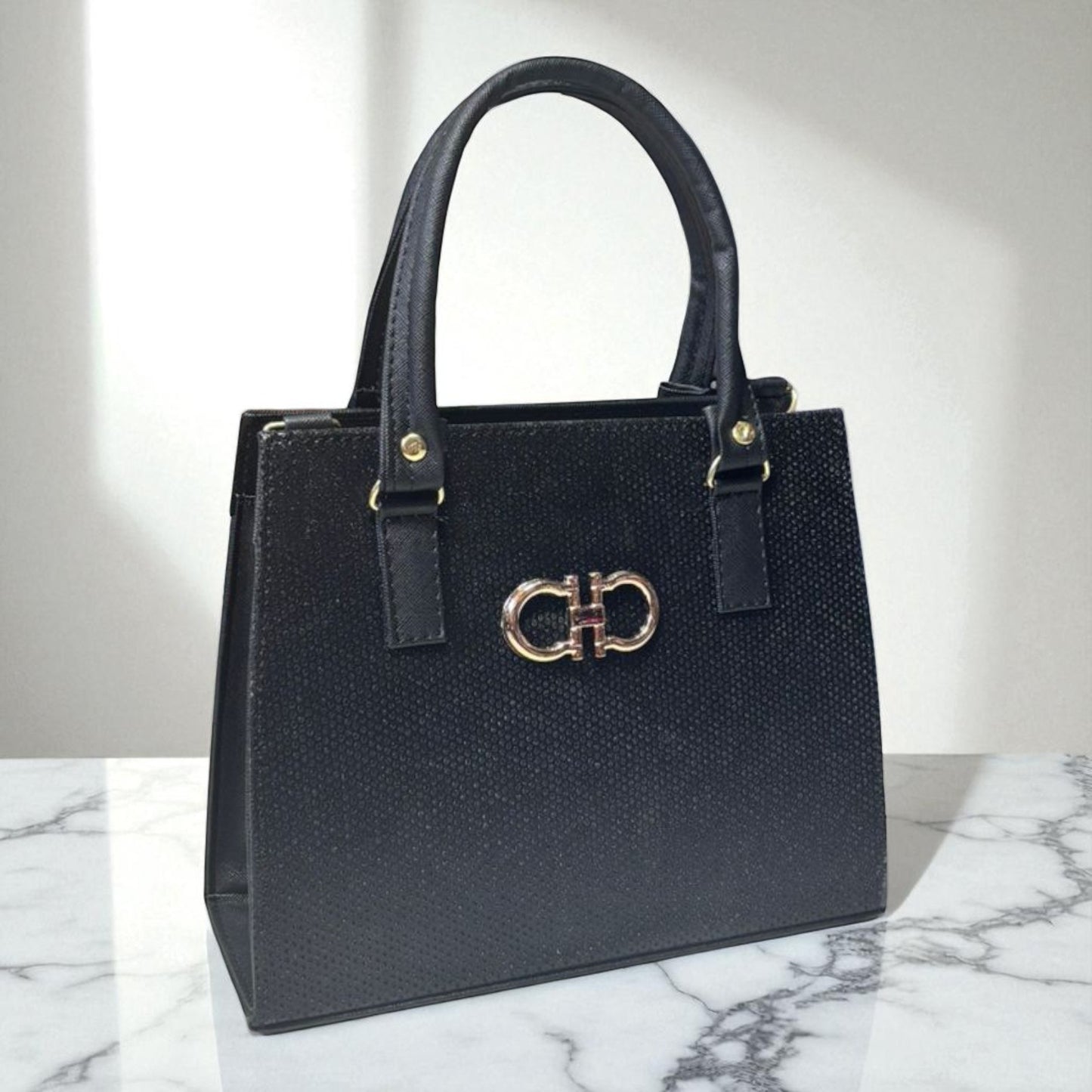 Bolsa ESTELA Mediana Blanca con Estampado de Besos | Moderna y Juvenil | Moda Dama Casual y Divertida