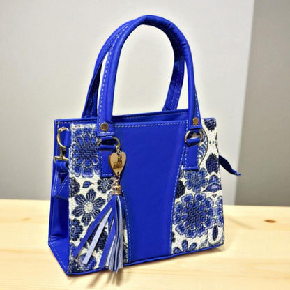 Bolsa FABIANA Crossbody Artesanal Blanca con Bordado Geométrico Multicolor y Tassel – Mini Tote Mexicano de Moda